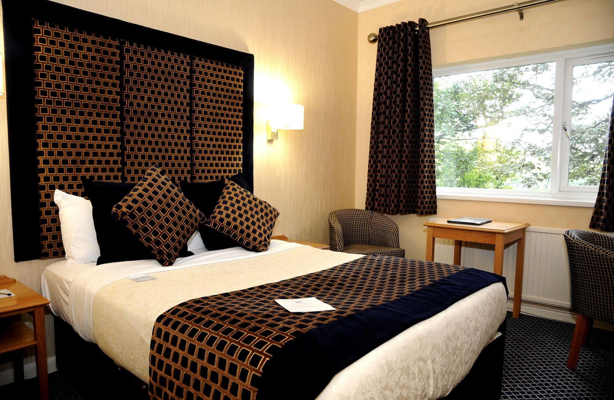 Carlton Park Hotel Rotherham Exteriör bild