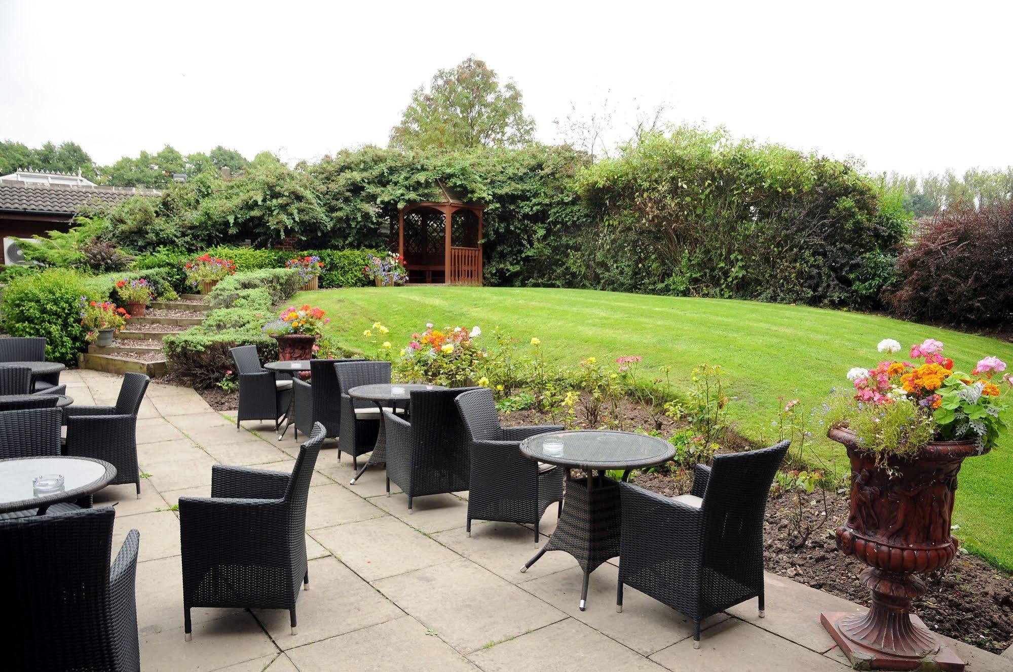 Carlton Park Hotel Rotherham Exteriör bild