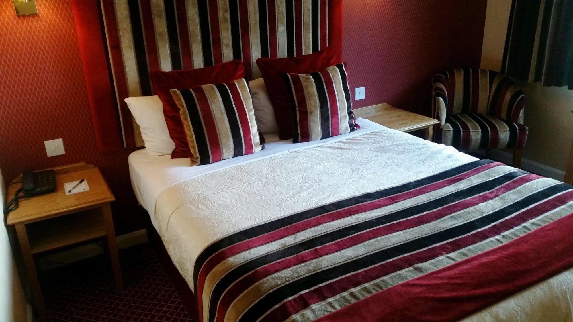Carlton Park Hotel Rotherham Exteriör bild